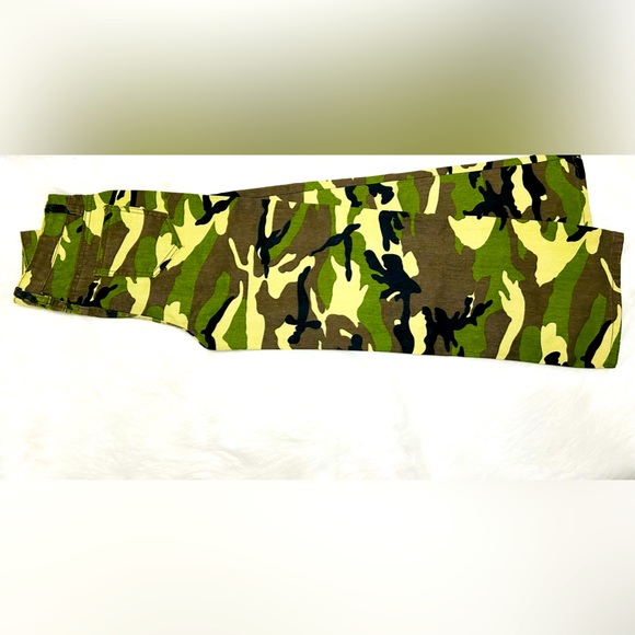 Girl’s Camouflage Jeans - Picture 3 of 5